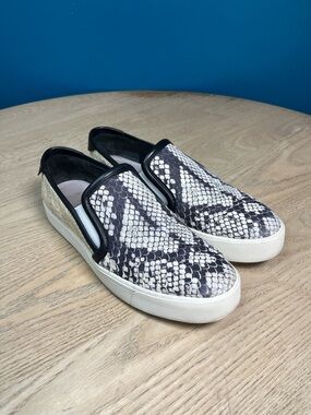 Vince Snake Print Platform Slip On Leather Sneakers Casual Shoes Women’s Size 7